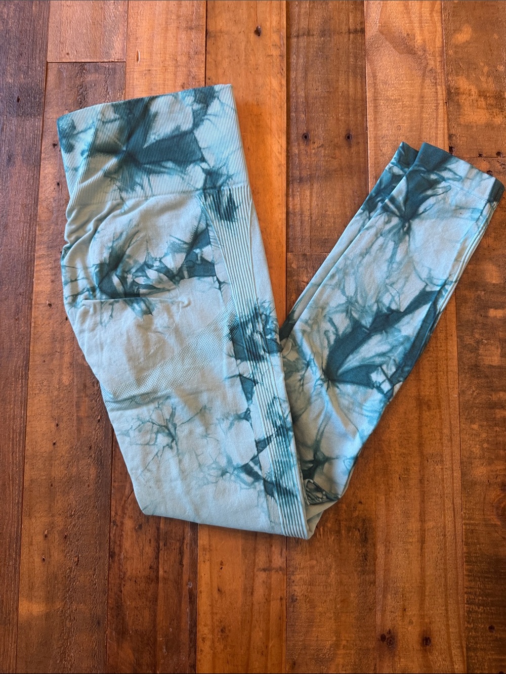 Tie-Dye Seamless Scrunch butt Leggings in Aqua Teal